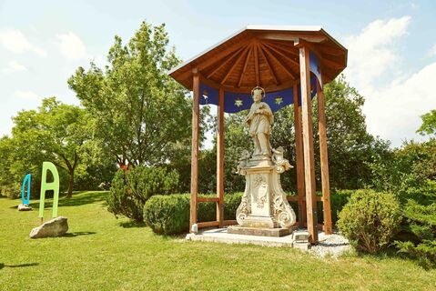 Nepomukstatue an der Pöchlarner Donaulände