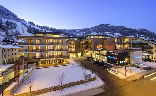 AlpenParks Hotel &amp; Apartment Central Zell am See