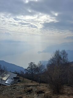 Zdjęcie z Marco Pezzuolo wzdłuż trasy