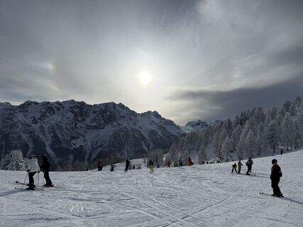 Fotografija s spletne strani Glosvoice na poti