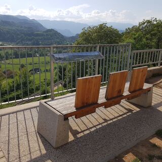 Radovljica - Rastplatz am Weg