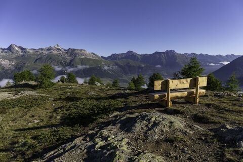 Bänkli beim Aussichtspunkt Muottas da Schlarigna