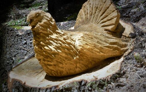 Holzskulptur am Weg_Nechnitz_Oststeiermark