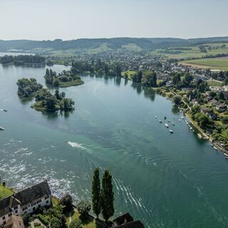 Untersee mit Insel Werd und Seerücken im Hintergrund