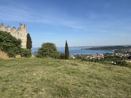 Fotografija s spletne strani Petra Egger na poti