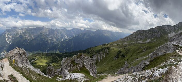 Fotografija s spletne strani Domenik Ost na poti