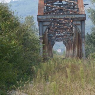 Verlassene Eisenbahnbrücke, Großer Fluss Morava, Ćuprija