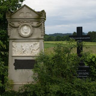 Denkmal Böcking auf dem Friedhof Asbach (Zuwegung)