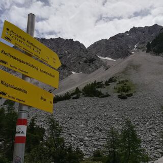 Hinweistafel zum Hochstuhl-Klettersteig