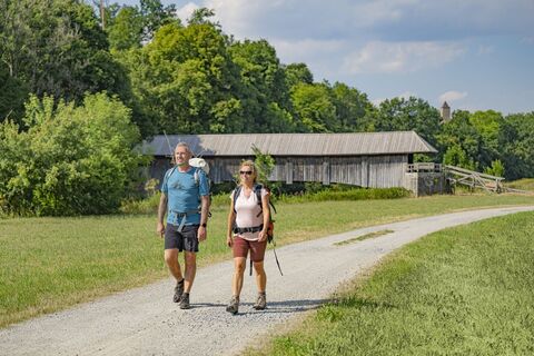 Kocher-Jagst-Trail: Wandern über den Ockenauer Steg bei Kirchberg