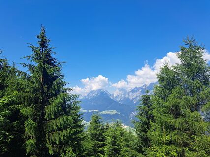 Zdjęcie z Ljubow Obidina wzdłuż trasy