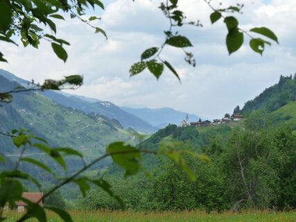Cavardiras aus der Ferne