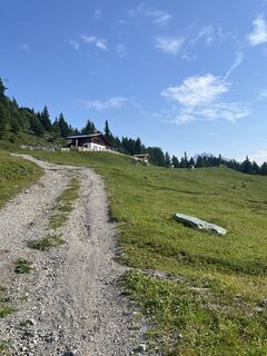 Fotografija s spletne strani Manuel 8819 na poti