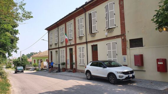 7.5 km Municipio Pozzol Groppo mit Trinkwasserbrunnen