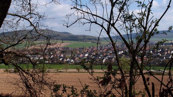 Aussicht auf Aerzen vom Hansaweg bei der Etappe 6