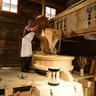 Weikart Getreidemühle Alpbach Mahltag
