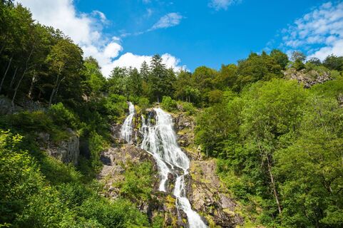 Der Todtnauer Wasserfall mit seiner beeindruckenden  Fallhöhe