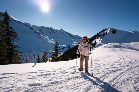 Klewenalp-Schneeschuhlaufen-Frau3.jpg