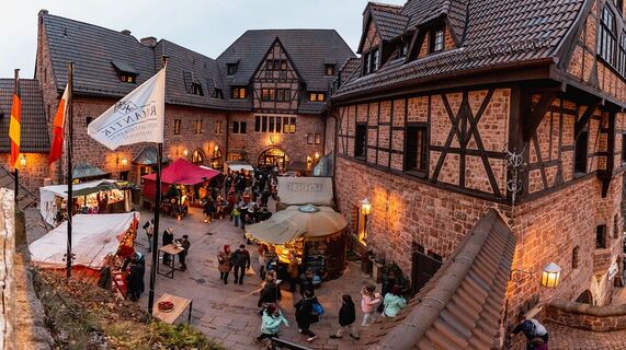 Historischer Weihnachtsmarkt auf der Wartburg bei Eisenach