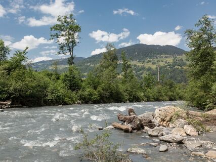 Glenner Fluss Aussicht vom Wanderweg