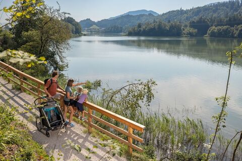 Barrierefreier Weg am Reintalersee in Kramsach Ferienregion Alpbachtal
