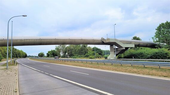 Designerbrücke Teichbreite