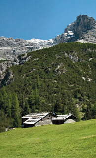 Die Hütten des Campo di Mezzo. Im Hintergrund die Cime di Campo und der Sasso Rotondo