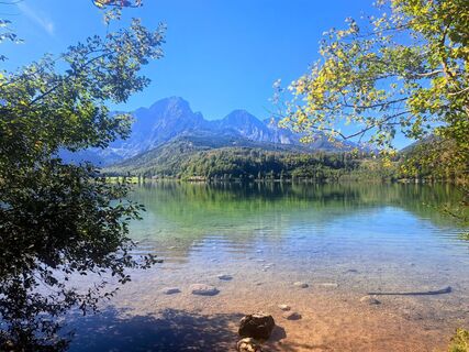 Foto von Bellou entlang der Tour