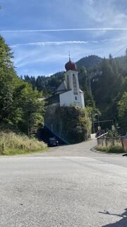 Fotografija s spletne strani M Pelz na poti