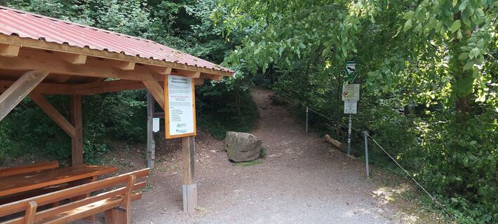 Hütte am Schluchteinstieg