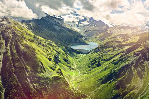 Blick auf den Moiry Stauseee