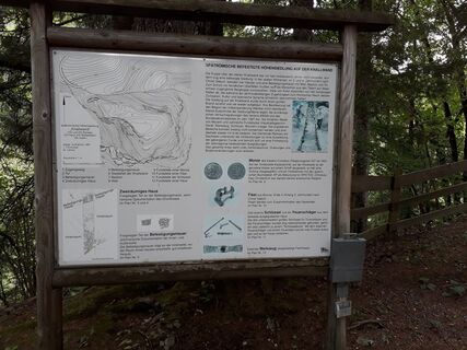 Archäologiepfad beim Luserwasserfall