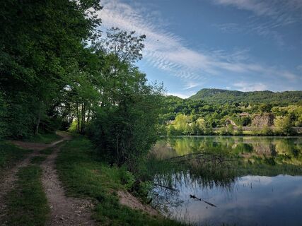 Weg am Ufer der Rhône