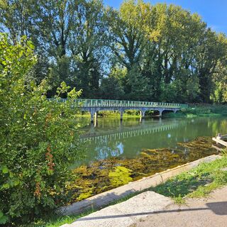 Kajak-Steganlage unterhalb der Schleuse Haus Schleuse Lamotte Brebière