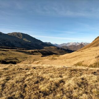 Herbstliche Stimmung beim Aufstieg zur Cadlimohütte