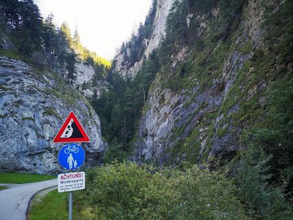 Eingang zum Spazierweg zum Toten Weib