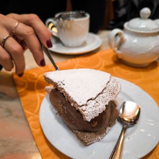 der "900er-Kuchen, eine Spezialität aus Ivrea