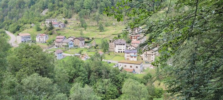 Fotografija s spletne strani Acki Senga na poti