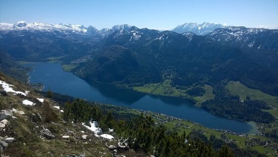 Blick zum Grundlsee im Aufstieg