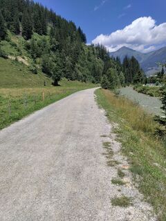 Photo de Lena Eder le long du parcours