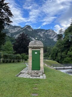 Einstiegsbauwerk Nr. 1 der 1. Wiener Hochquellenwasserleitung. Diese Bauten findet man in regelmäßigen Abständen entlang der Trasse bis nach Wien.