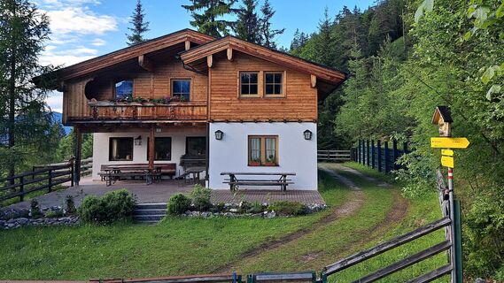 die auf 1.230 Meter gelegene Adlerhorst Hütte