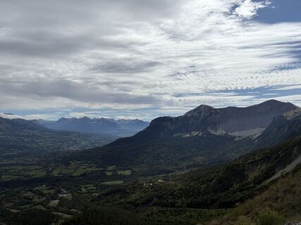 Фото с сайта Sherpa Mediation во время экскурсии
