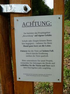 Hinweisschild Beweidungsprojekt Lindenberg (Pfalz)