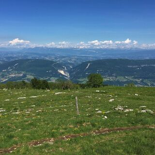 Panorama über das Val de Fier und die Alpen