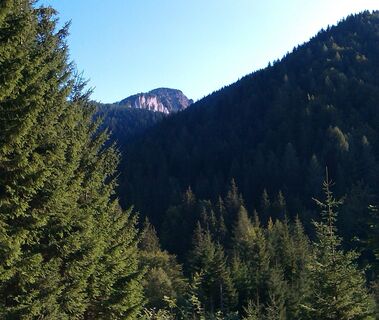 Rjautza: Blick auf den Gipfel