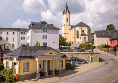 Bad Lobenstein-Alte Wache und Stadtkirche