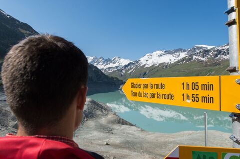 Blick auf den Moiry Stausee