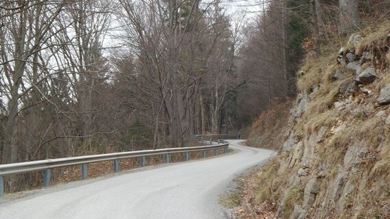 Auffahrt nach Dörfl