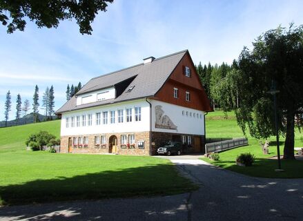 Ehemaliges Gemeindezentrum, ehemalige Volksschule